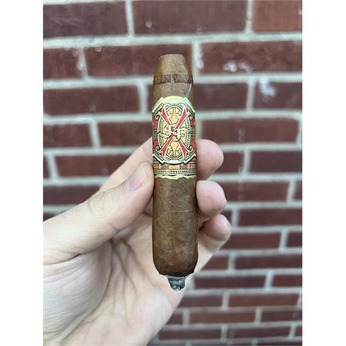 Arturo Fuente Opus X Love Affair 4 1/2 * 52