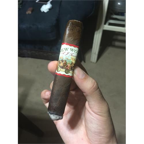 New World Navegante Robusto 5 1/2 * 55