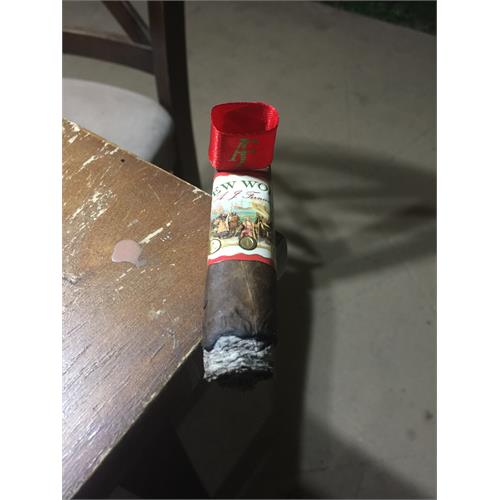 New World Navegante Robusto 5 1/2 * 55