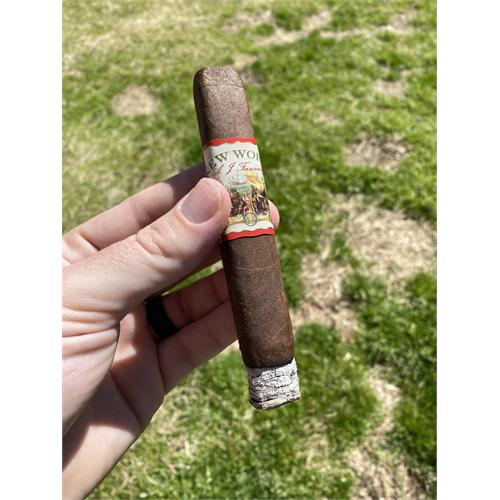 New World Navegante Robusto 5 1/2 * 55