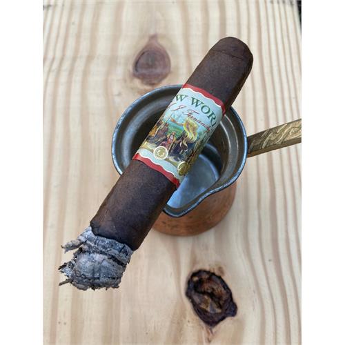 New World Navegante Robusto 5 1/2 * 55