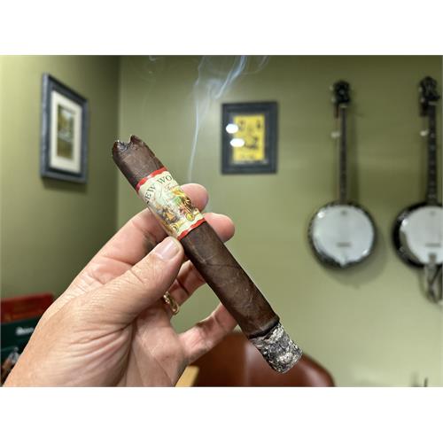 New World Gobernador Toro 6 1/2 * 55