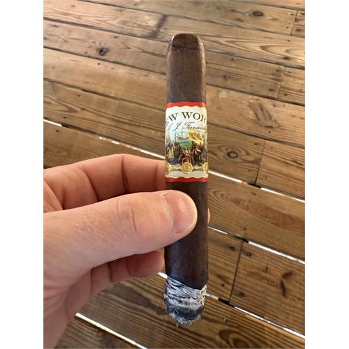 New World Gobernador Toro 6 1/2 * 55