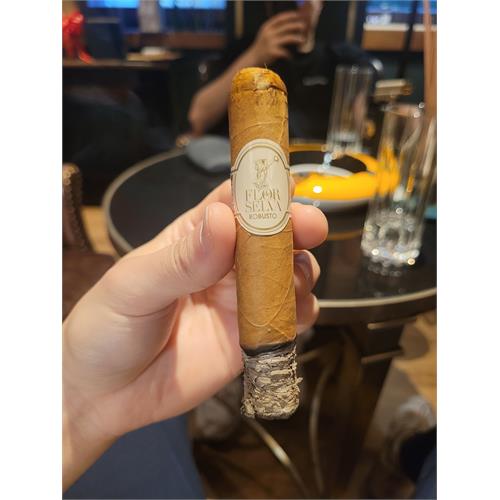 Flor de Selva Robusto 4 3/4 * 50