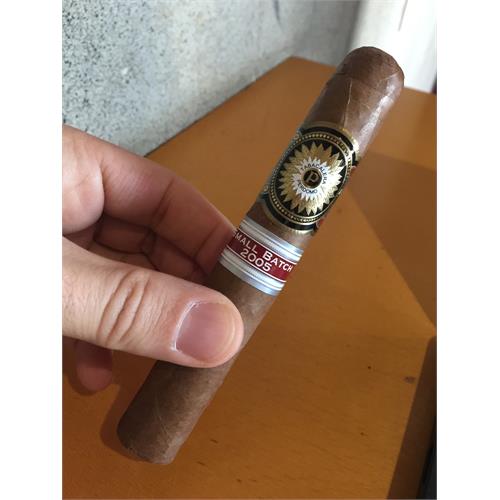 Perdomo Small Batch Series Sun Grown Toro Especial 5 1/2 * 54