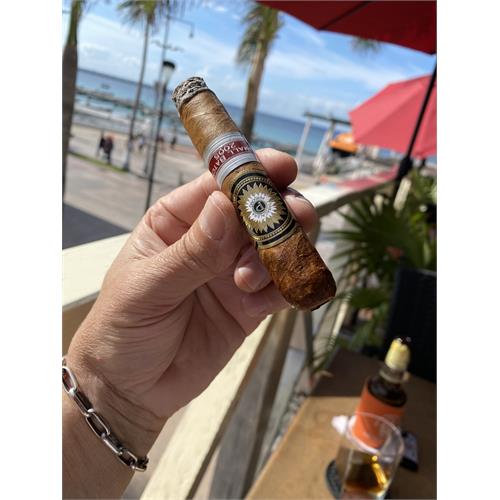 Perdomo Small Batch Series Sun Grown Rothschild 4 1/2 * 50