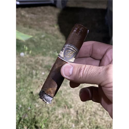 Balmoral Anejo XO Petite Robusto FT 4 3/8 * 48