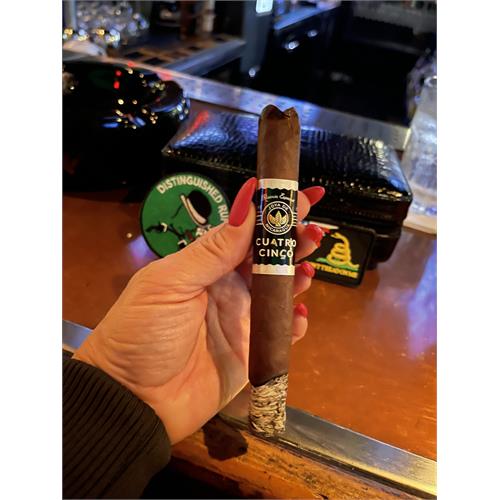 Joya de Nicaragua Cuatro Cinco Toro 6 1/4 * 50