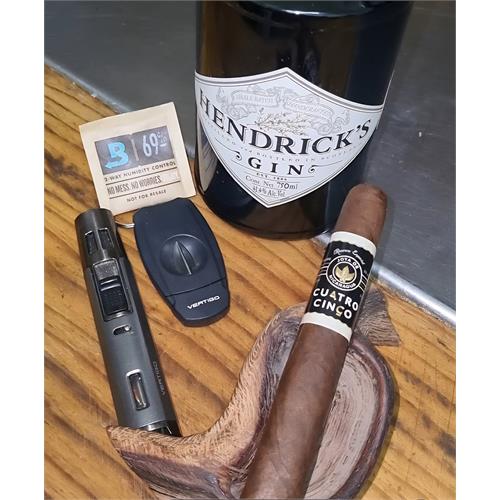 Joya de Nicaragua Cuatro Cinco Toro 6 1/4 * 50