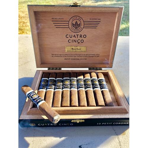 Joya de Nicaragua Cuatro Cinco Petit Corona 4 1/2 * 46