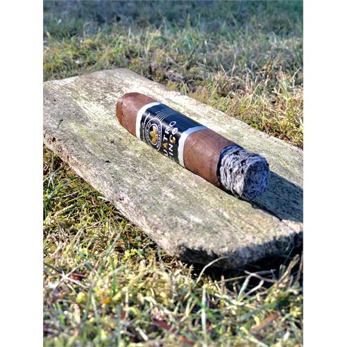 Joya de Nicaragua Cuatro Cinco Petit Corona 4 1/2 * 46