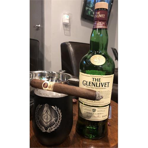 Padron 1964 Anniversary  A  Natural 8 1/4 * 50