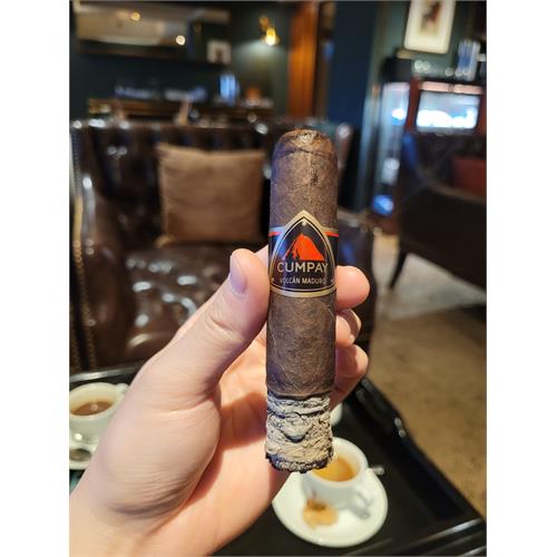 Cumpay Volcan Maduro 5  * 60