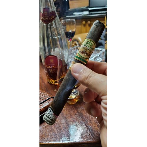 San Lotano Requiem Maduro Churchill 7  * 52