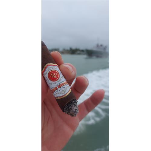 Rocky Patel Sun Grown Maduro Sixty 6  * 60