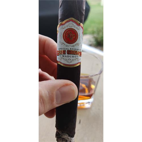 Rocky Patel Sun Grown Maduro Robusto 5  * 50