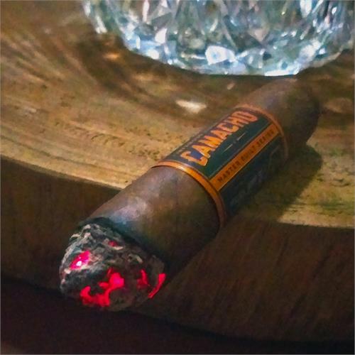 Camacho American Barrel-Aged Gordo 6  * 60