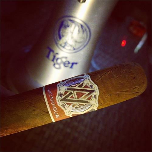 AVO Syncro Nicaragua Toro 6  * 54