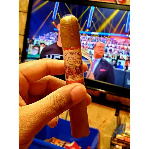 New World Connecticut Robusto 5  * 50