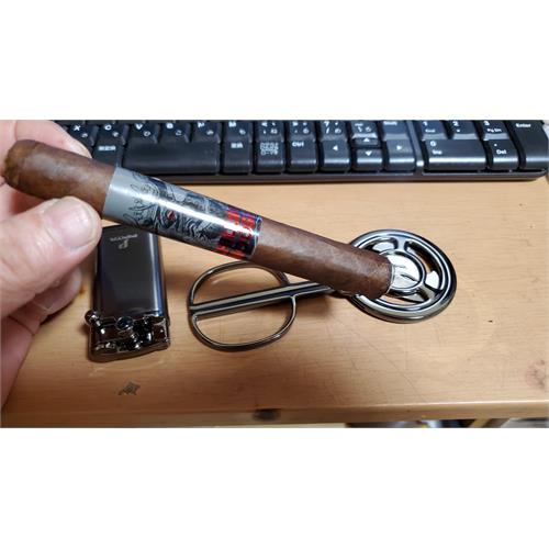 Chillin  Moose Corona 5 5/8 * 46