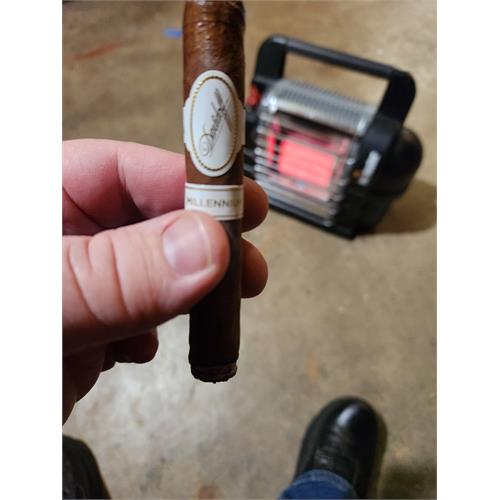 Davidoff Millennium Petite Corona 4 1/2 * 41