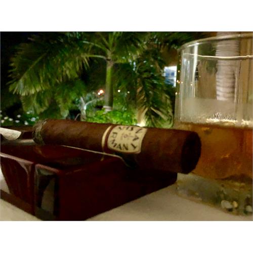 Nat Sherman Timeless Prestige Hermoso 5 1/2 * 54