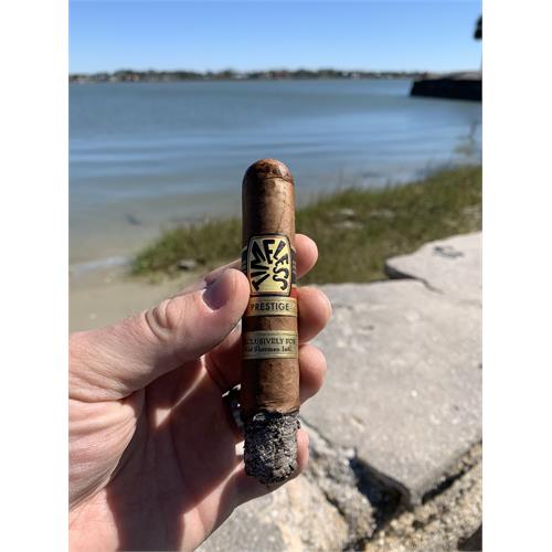 Nat Sherman Timeless Prestige Hermoso 5 1/2 * 54