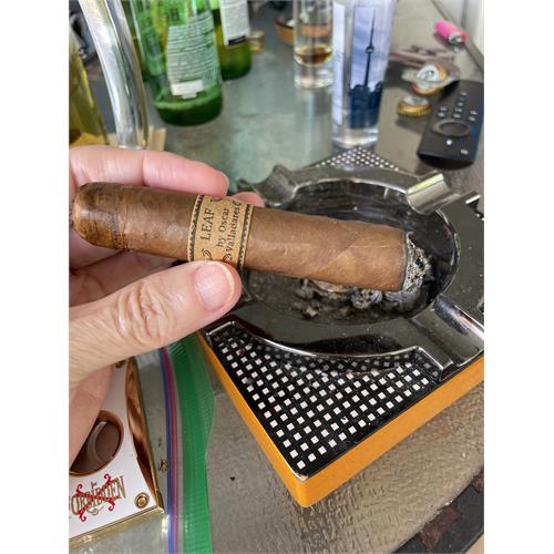 Leaf by Oscar Maduro Toro 6  * 52