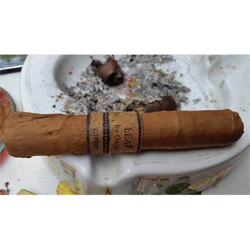 Leaf by Oscar Corojo Toro 6  * 52