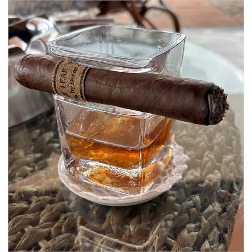 Leaf by Oscar Corojo Toro 6  * 52