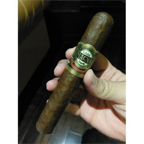 Casa Magna Colorado Robusto 5 1/2 * 52