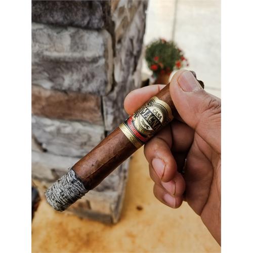 Casa Magna Colorado Robusto 5 1/2 * 52