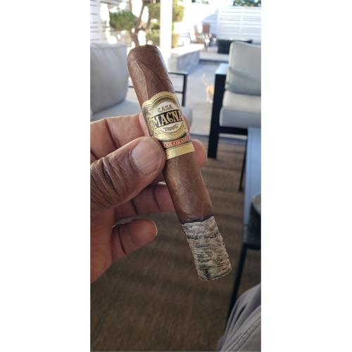Casa Magna Colorado Robusto 5 1/2 * 52