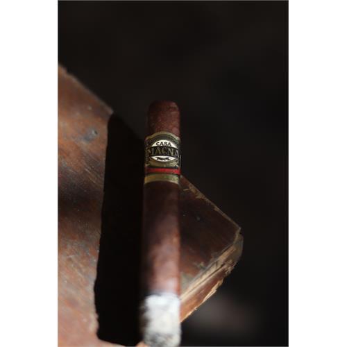 Casa Magna Colorado Box Pressed Toro 6  * 50