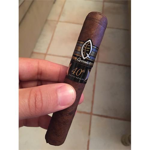 Quesada 40th Anniversary Robusto 5  * 52