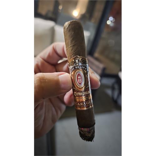 Alec Bradley Tempus Nicaragua Toro 6  * 52