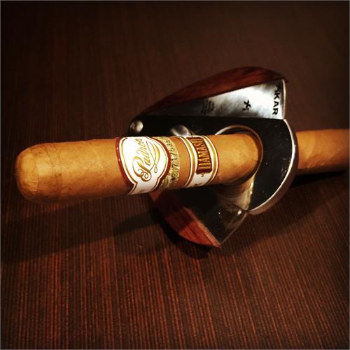 Padron Damaso No. 8 5 1/2 * 46