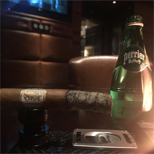 Liga Undercrown Connecticut Shade Robusto 5  * 54