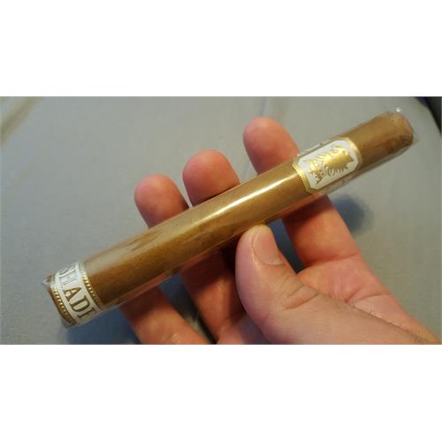 Liga Undercrown Connecticut Shade Corona 5 5/8 * 46