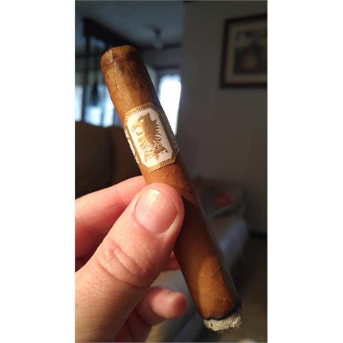 Liga Undercrown Connecticut Shade Corona 5 5/8 * 46