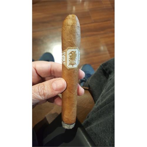 Liga Undercrown Connecticut Shade Corona 5 5/8 * 46