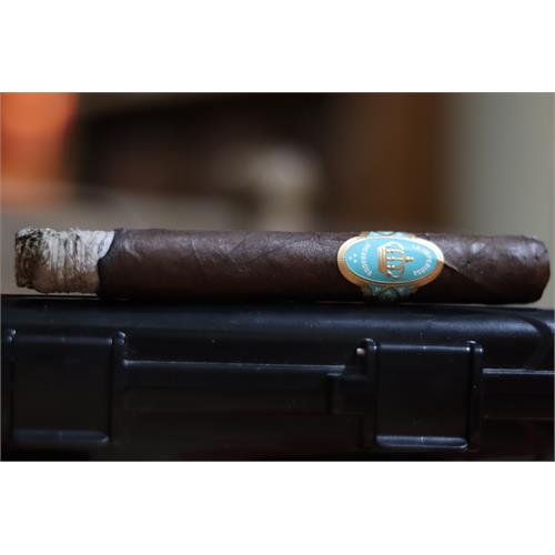 Crowned Heads La Imperiosa Double Robusto 6 3/8 * 50