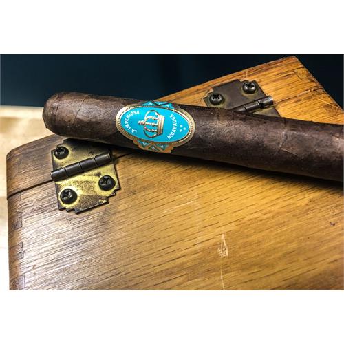 Crowned Heads La Imperiosa Double Robusto 6 3/8 * 50