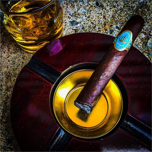 Crowned Heads La Imperiosa Corona Gorda 5 3/4 * 46