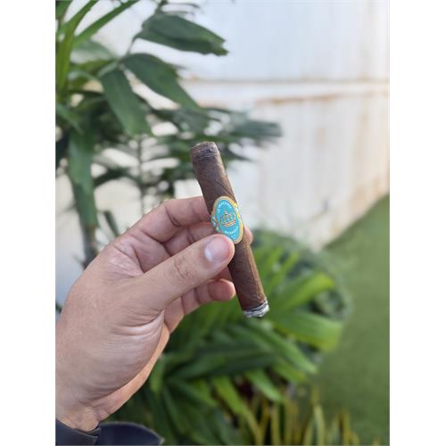 Crowned Heads La Imperiosa Corona Gorda 5 3/4 * 46