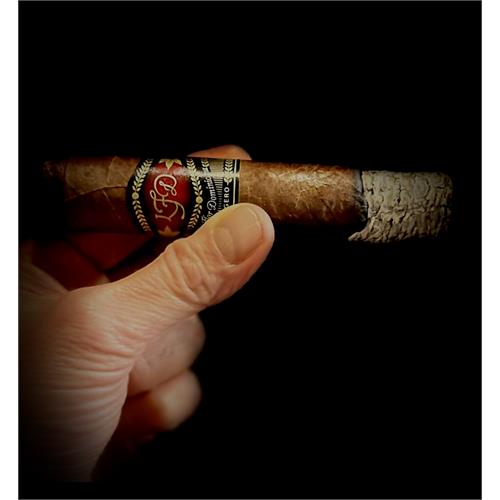 La Flor Dominicana Ligero Natural 707 7  * 70