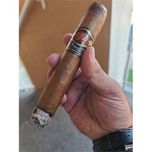 La Flor Dominicana Ligero Natural 707 7  * 70