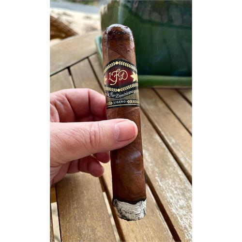 La Flor Dominicana Ligero Natural L-Granu 6  * 64