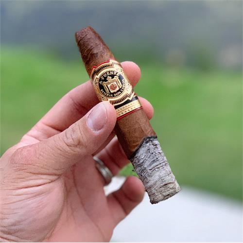 Arturo Fuente Don Carlos Eye of the Shark 5 3/4 * 52