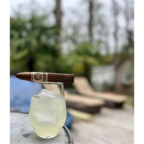 Arturo Fuente Don Carlos Eye of the Shark 5 3/4 * 52